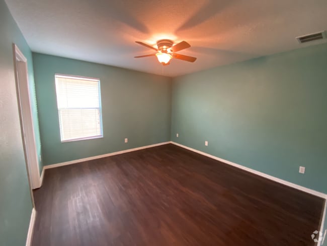Building Photo - 1353 Karok St Rental