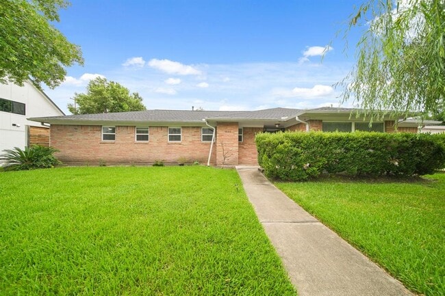 Building Photo - 4427 Sarong Dr Rental