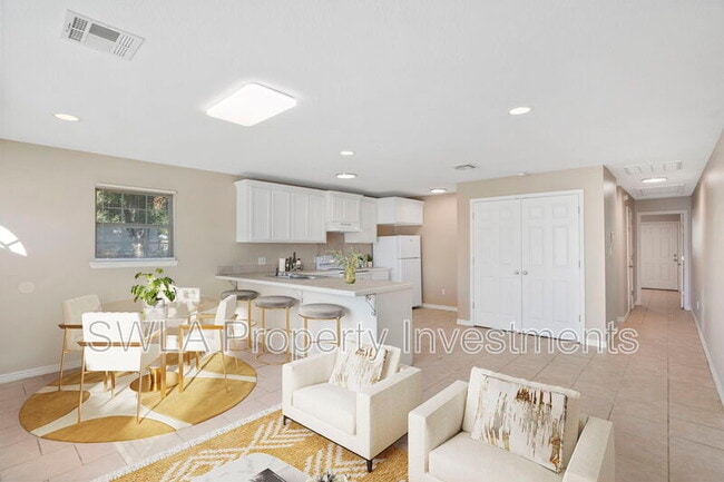 Photo - 308 W Napoleon St