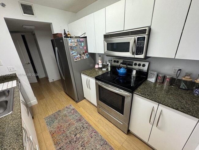 Photo - 1200 Brickell Bay Dr Unit 1918