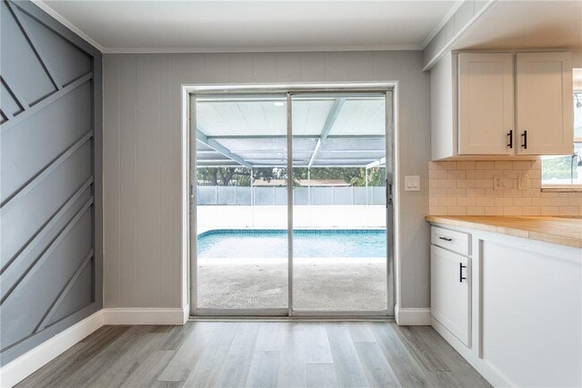Photo - 2021 Valley Dr
