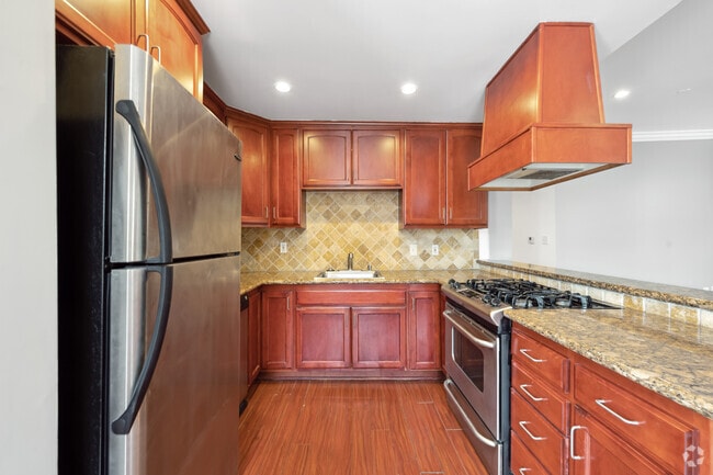 Interior Photo - 1236 N Flores St