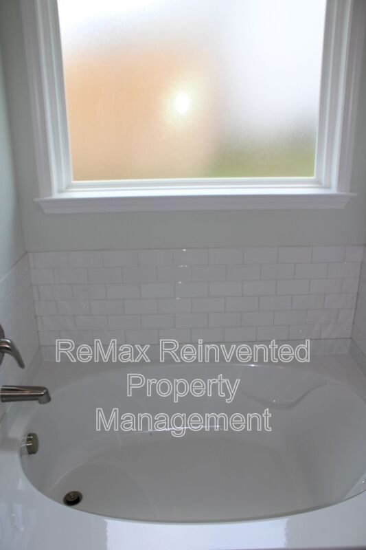 Photo - 921 Holbrook Dr