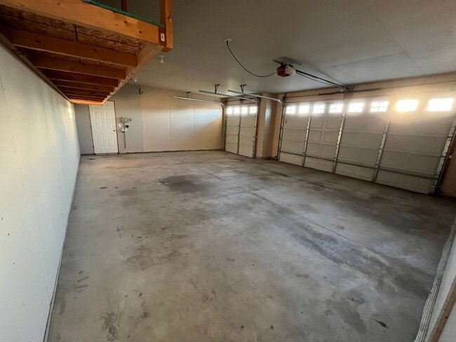 Photo - 5 bed 3 bath house for rent