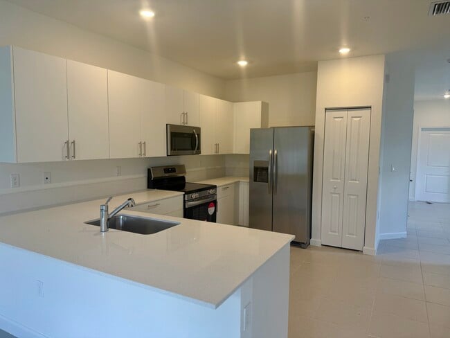 Photo - 18402 SW 2nd St