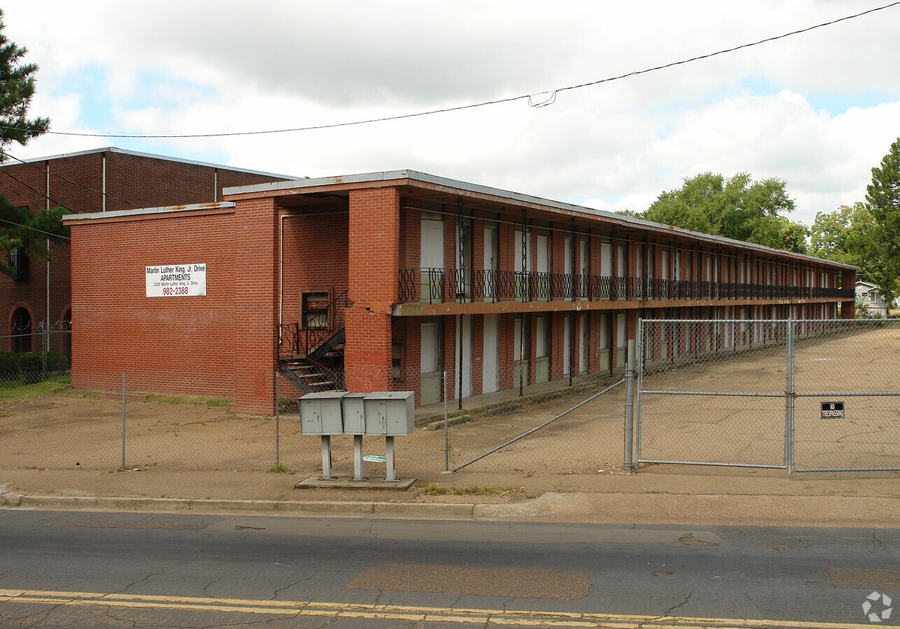 Photo - 2335 Martin Luther King Jr Dr Apartments