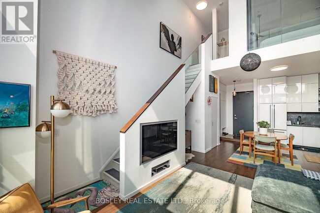 Photo - 160 Baldwin St Unit 614