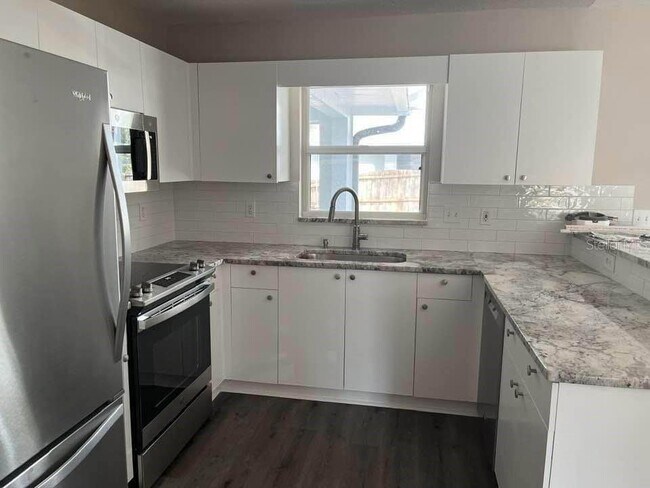 Photo - 5991 Hagerman Rd