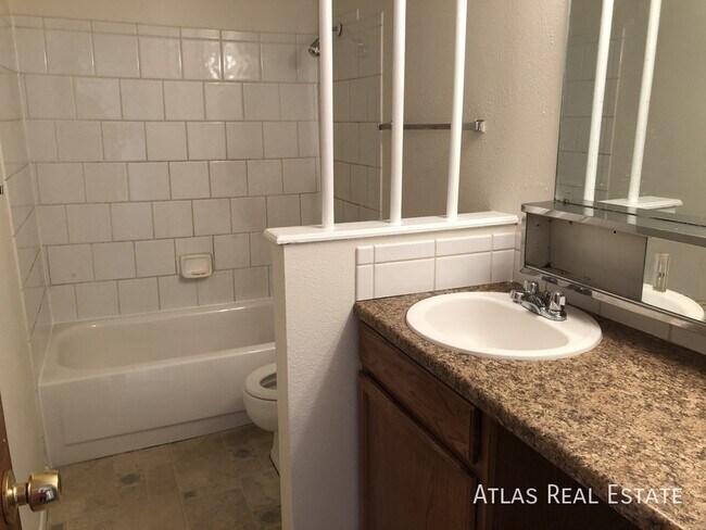 Photo - 1017 Delaware Dr Unit 2