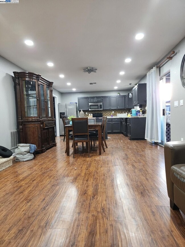 Photo - 1547 Parkside Ct