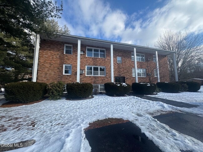 Building Photo - 11-21-21 Ashdown Rd Unit 15C