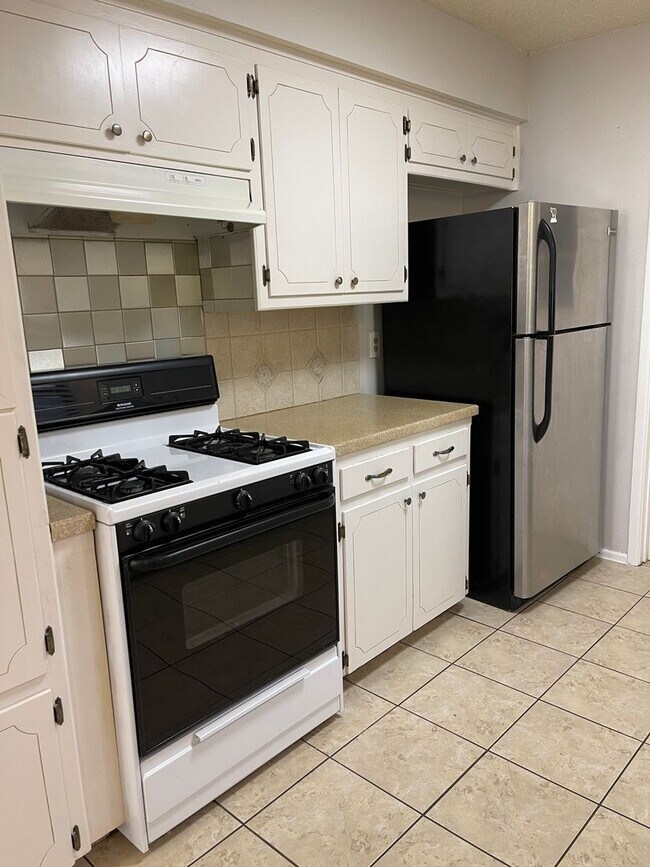 Photo - Adorable 3 Bedroom Near LCU!