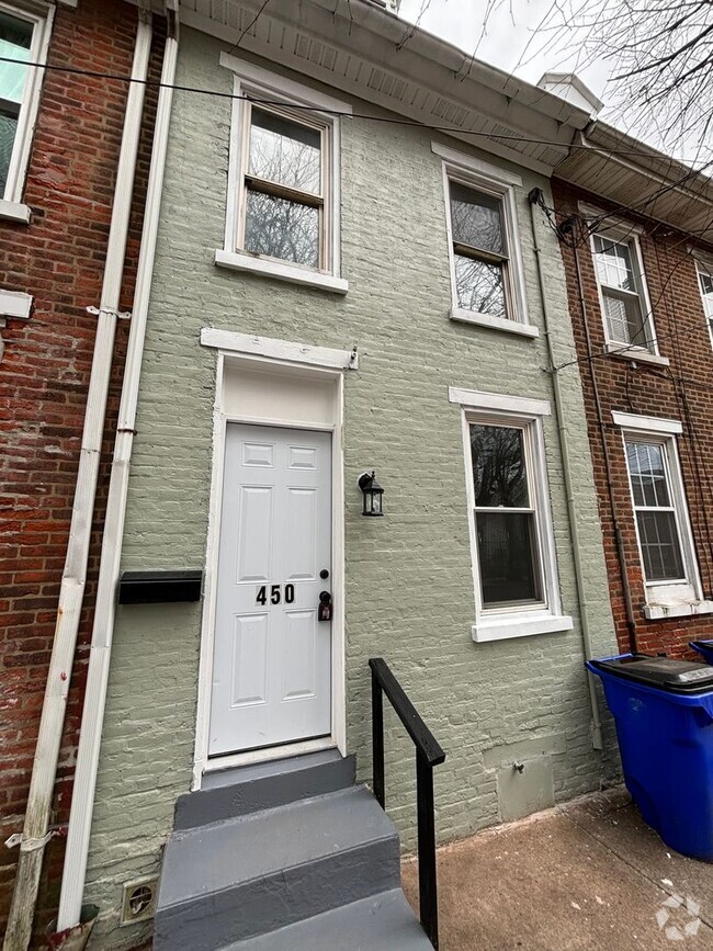 Building Photo - Beautiful 3 Bedroom, 1.5 Bath in Pottstown Rental