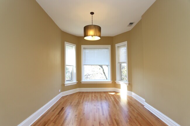 Photo - 2433 N Kedzie Blvd