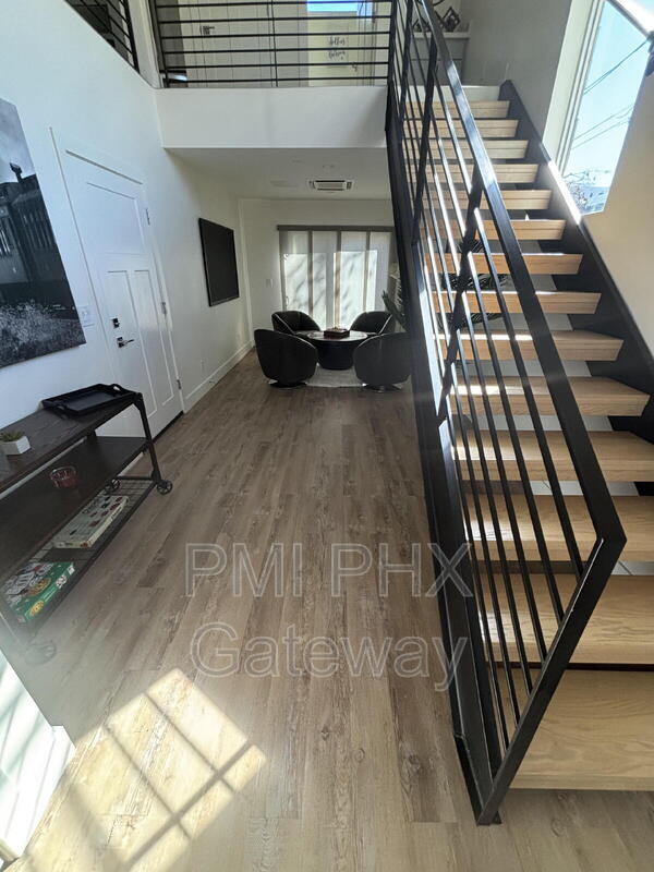 Photo - 430 W 7th St Unit 1