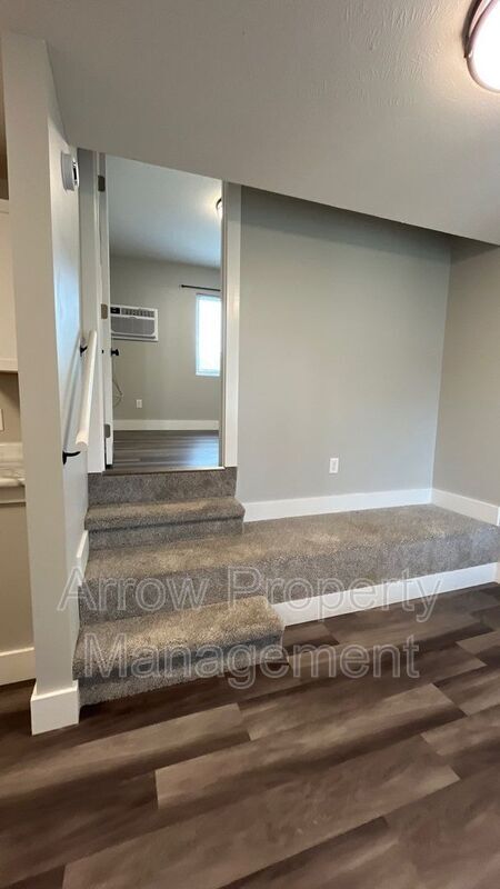 Photo - 877 N 26th St Unidad 20