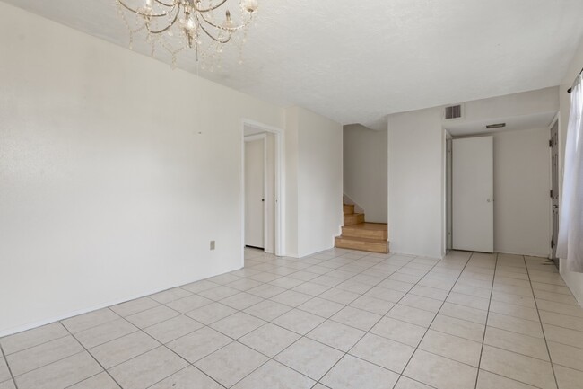 Photo - 12449 Sharpview Dr Unidad 2449