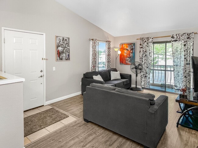 Photo - 12191 Cuyamaca College Dr E Unidad 212