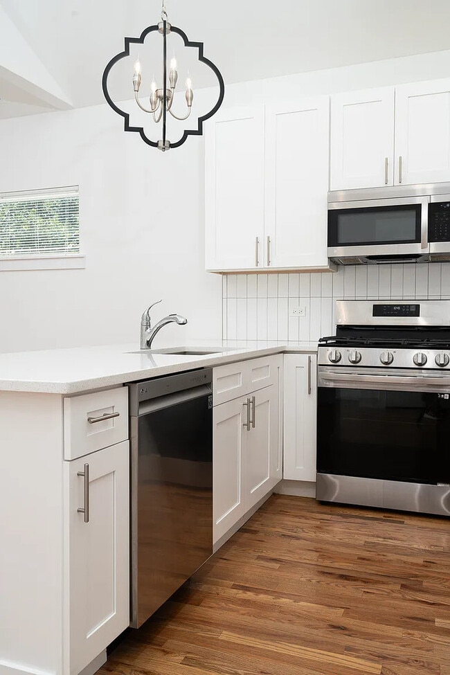 Photo - 4608 S Indiana Ave Unidad 1