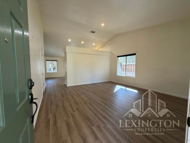 Pristine, single-story, 3bd/2ba, Home in Cameron Park!