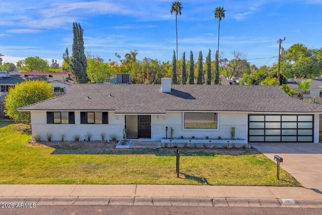 Photo - 501 W Seldon Ln