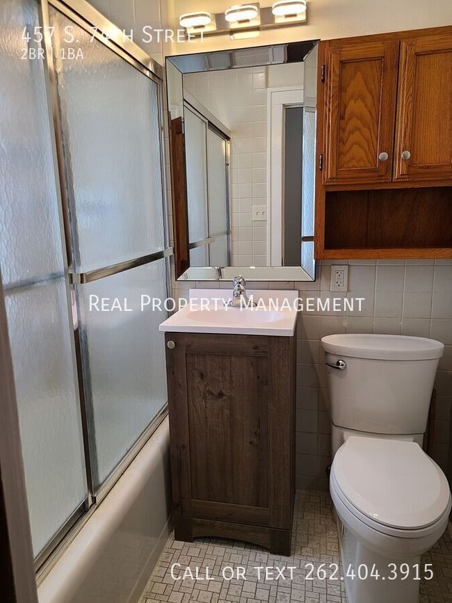 Photo - 457 S 74th St