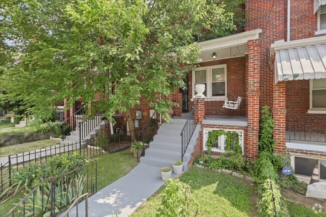 Building Photo - 5219 2nd St NW Rental