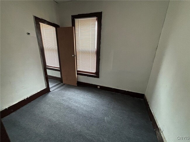 Photo - 304 Hartson St