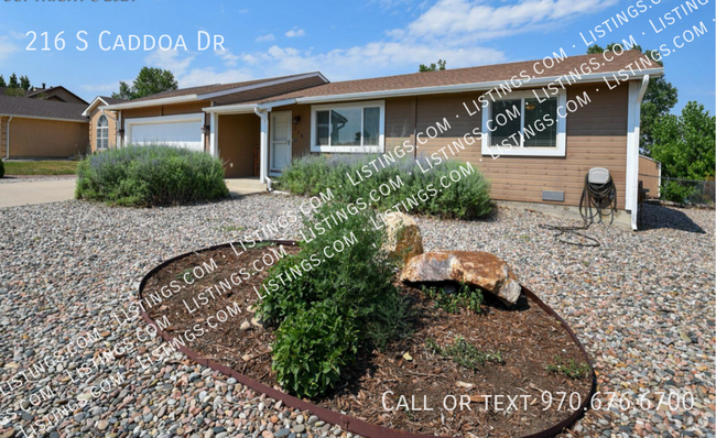 Building Photo - Bright & Updated Ranch in Pueblo West! Rental