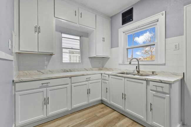 Photo - 1369 Wildwood Rd