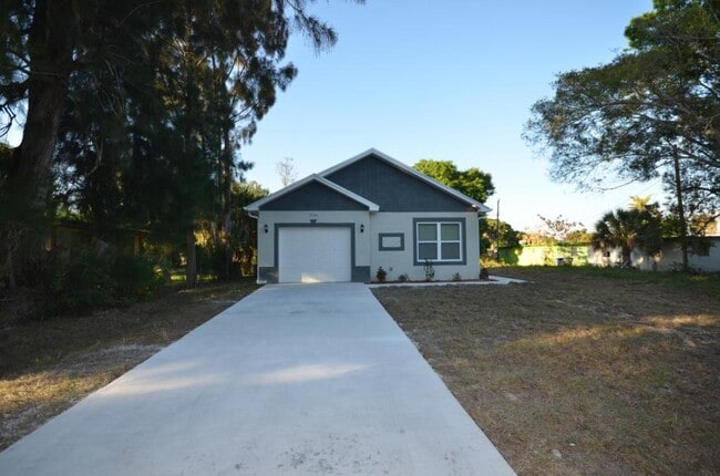Photo - 3341 Willard St