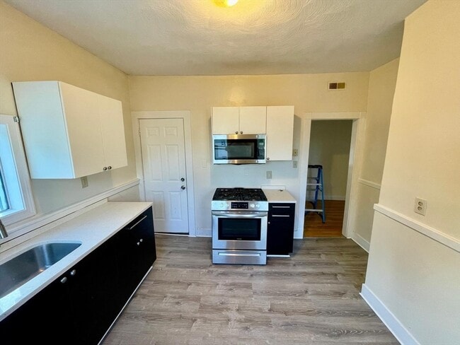 Building Photo - 6 Calder St Unit 3 Rental