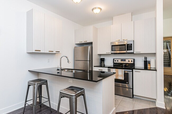 Photo - 3505 Rue De Bullion Unit SI ID1261810P