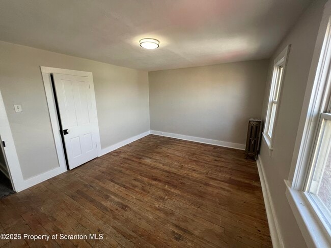 Photo - 1131 W Locust St