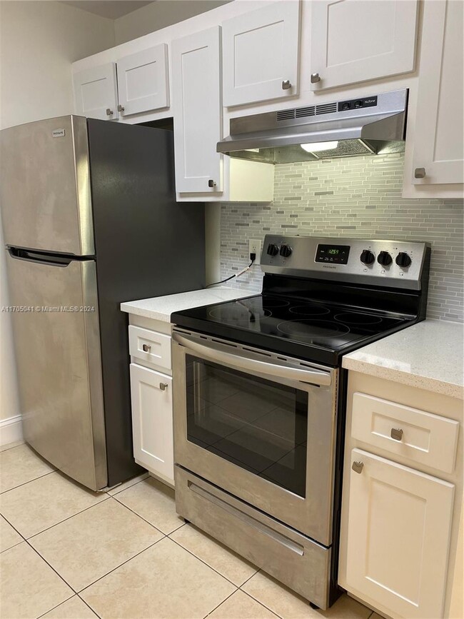 Photo - 801 SW 133rd Terrace Condominio Unidad 203K