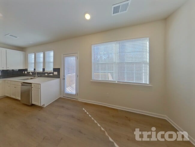 Photo - 1041 Bandon Dr