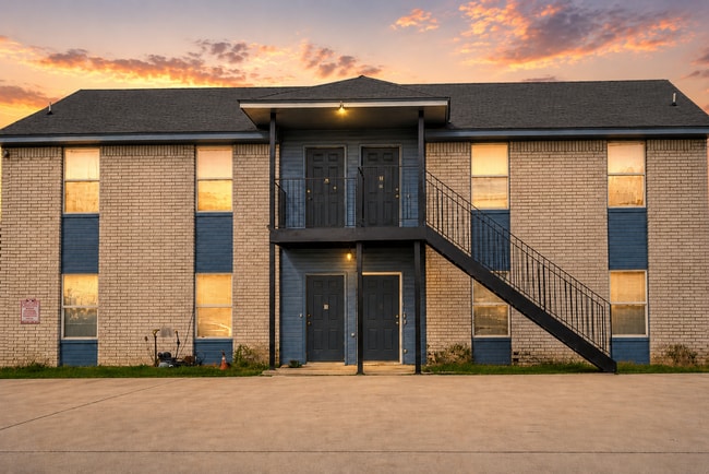 Building Photo - AVAILABLE NOW; APPLY TODAY AT OUR WEBSITE!!