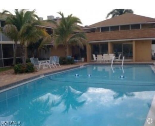 Building Photo - 1849 Maravilla Ave Unit C2 Rental