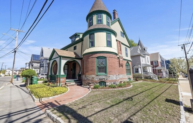 Building Photo - 124 Boston Ave Unit 2 Rental