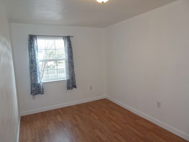 Photo - 903 Sherman Ln