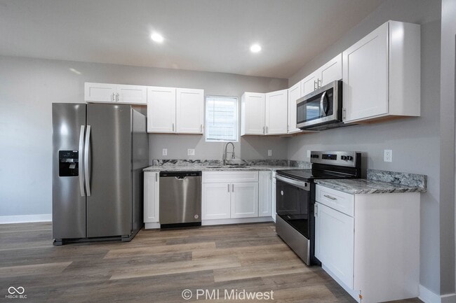 Photo - 224 W 28th St