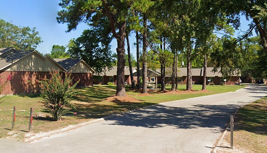 Photo - 545 E 1st St