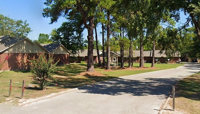 Photo - 545 E 1st St