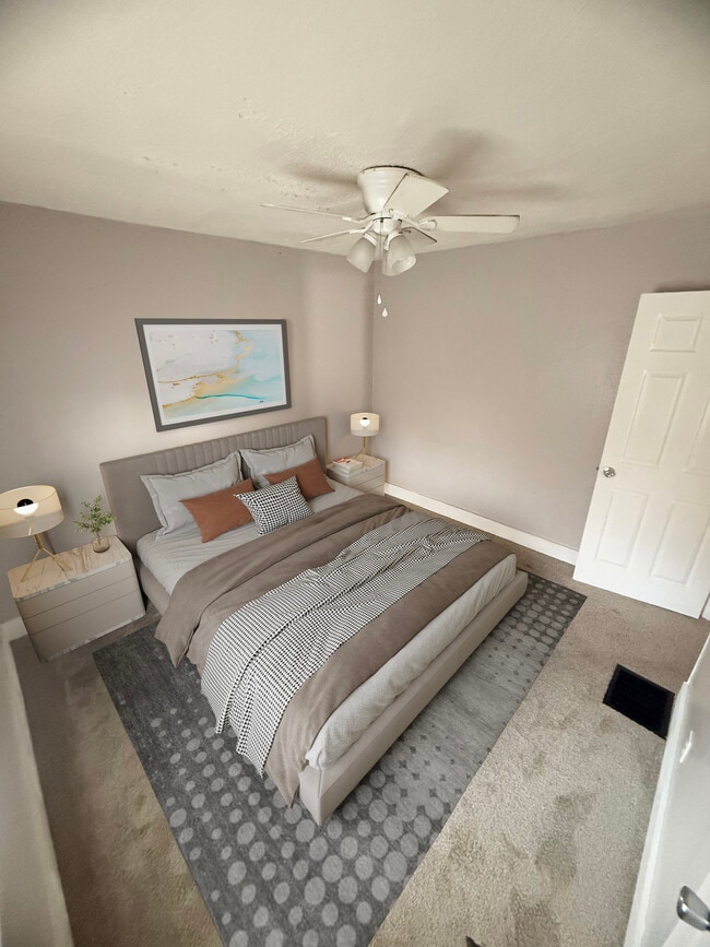 Photo - 2320 E 36th St