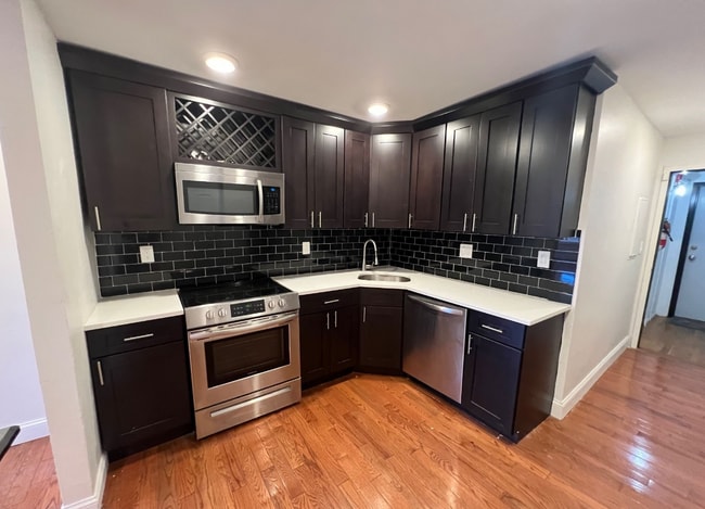 Photo - 213 Maverick St