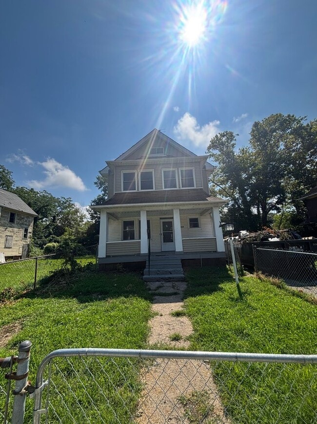 Building Photo - 14014 Idarose Ave