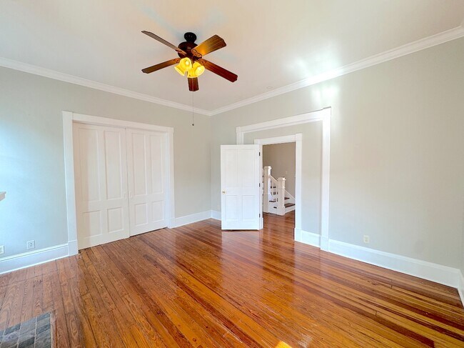 Photo - 313 W 33rd St