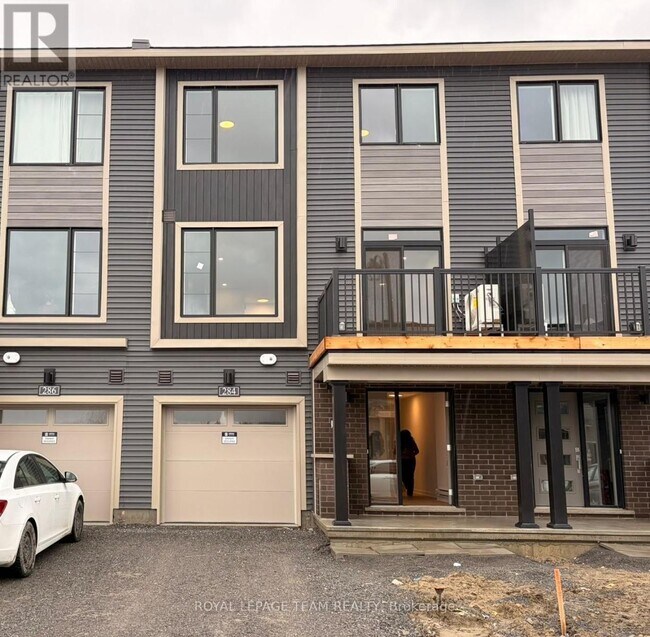 Photo - 284 Bankside Wy