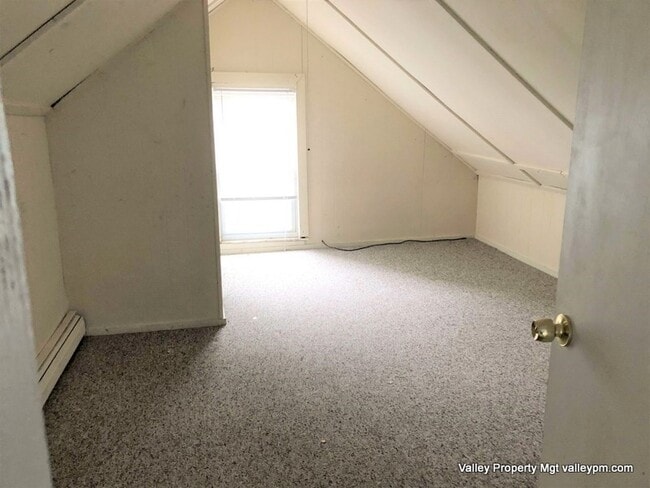 Photo - 697 Main St Unidad 3