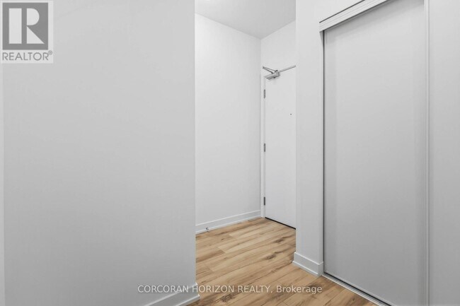 Photo - 7437 Kingston Rd Unité 814